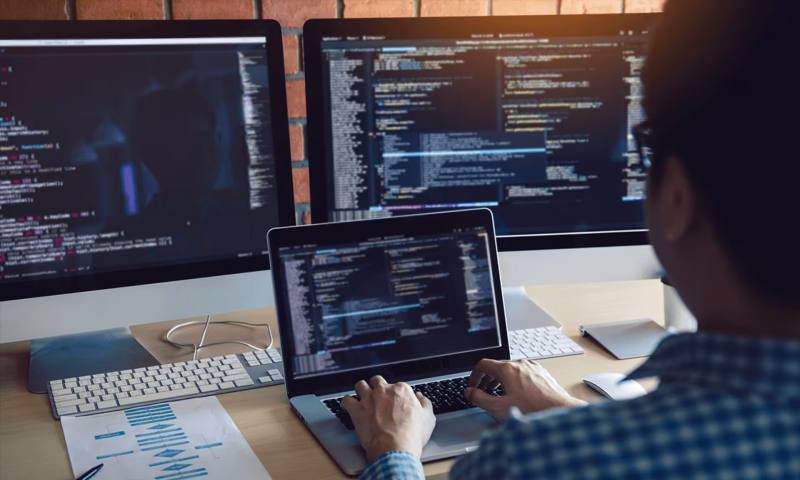 数据科学选型：R与Python如何赋能岱岳区网站建设？